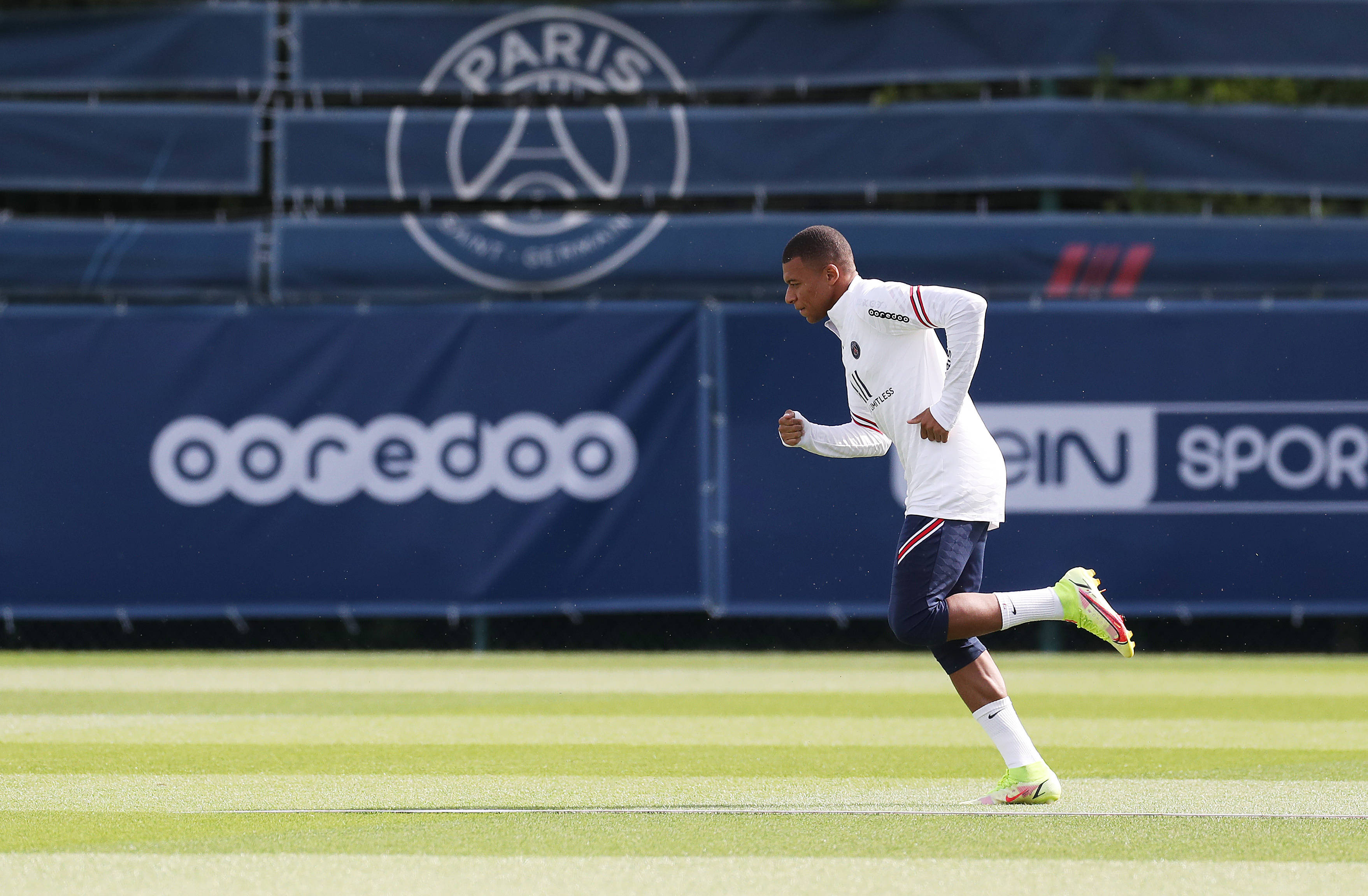 东契奇场均30.8分最高！湖人队史得分榜：老詹26.4分，科比25.1分