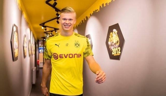 德天空：切尔西仍未正式报价西蒙斯，莱比锡坚持7000万欧要价