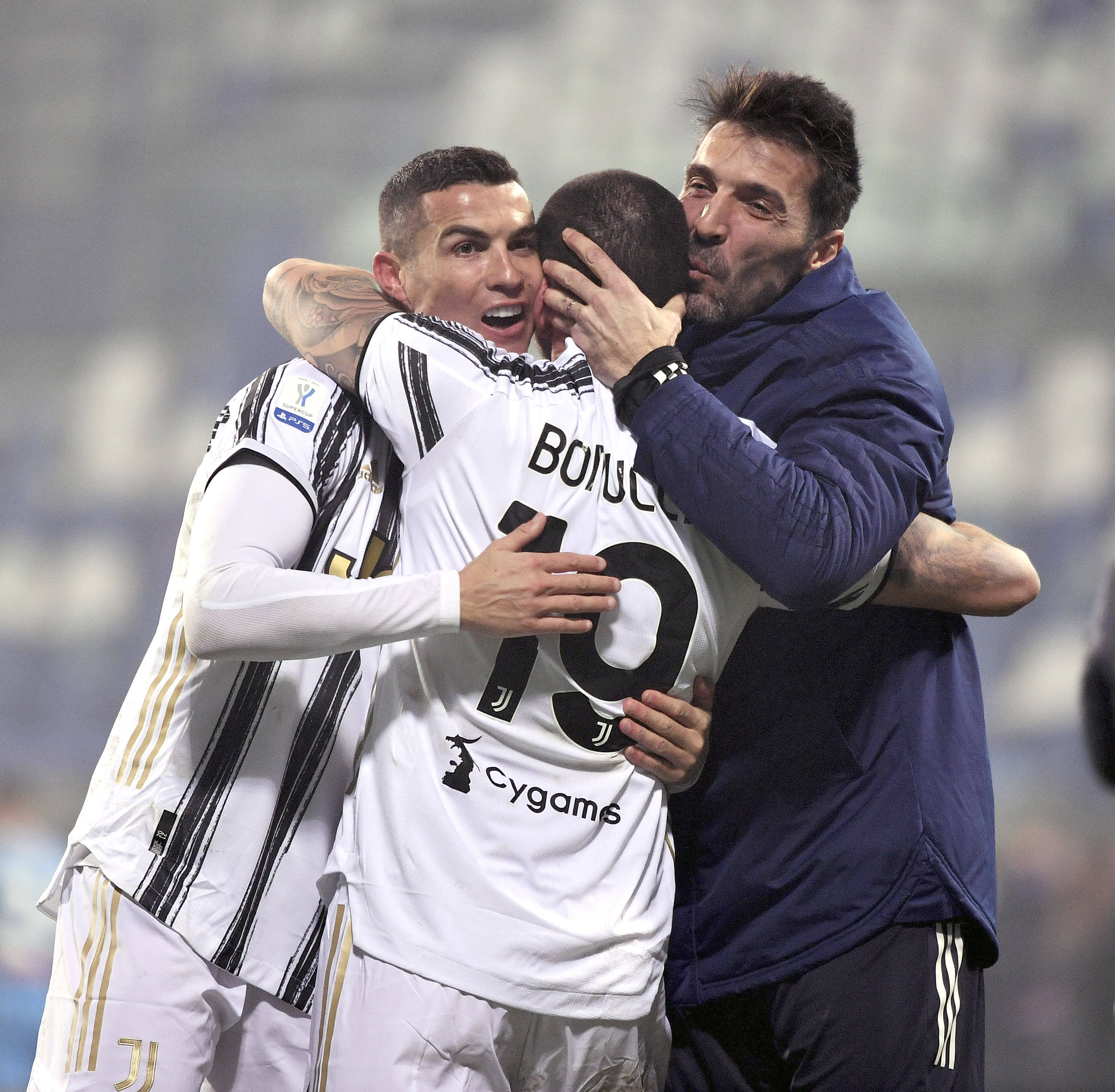 阿劳霍启程赴特拉维夫休整，弗里克称属私人事务