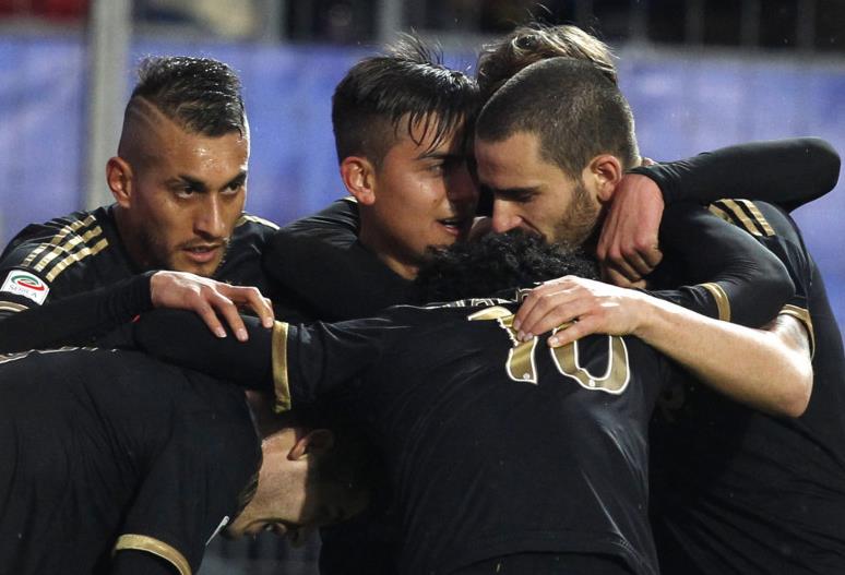 记者：弗拉霍维奇遭佛罗伦萨球迷种族歧视侮辱，导致比赛中断